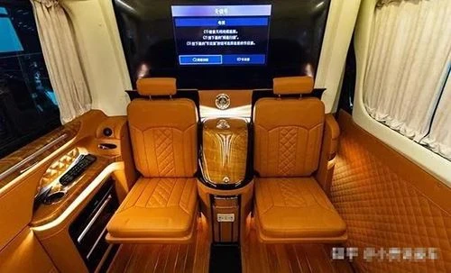 Mercedes-Benz Sprinter Nine-seater Caravan With Royal Interior