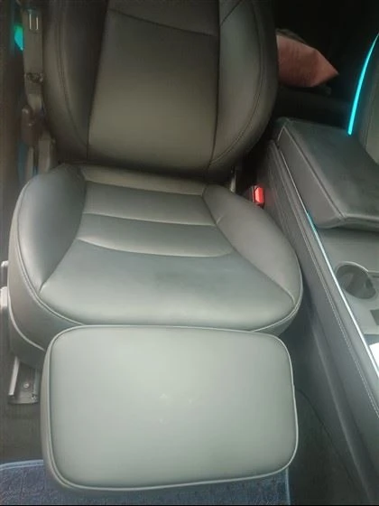Tesal Model Y & 3 Car Seat Leg Rest For Sale